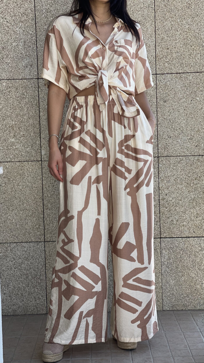 Conjunto Calças e Camisa Padrão - Image 1